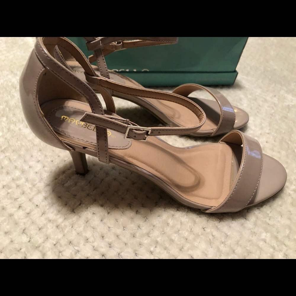 Nude size 10 short heel dress sandals